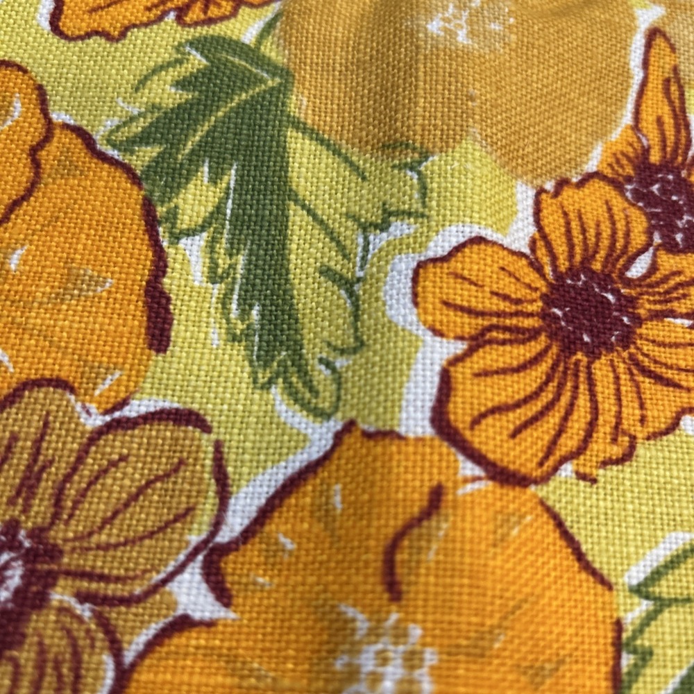 Vintage 70s Floral Linen Tablecloth 53x70 Groovy Yellow Orange Flower Power Mod - Picture 3 of 5